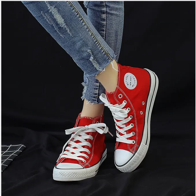 High-top canvas shoes