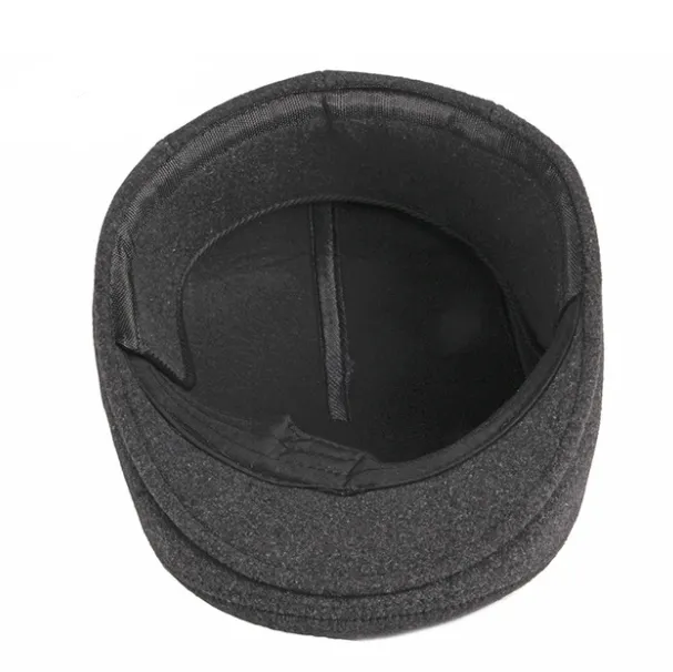 Fleece beret with ear protection