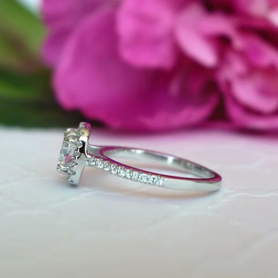 Classic diamond ring