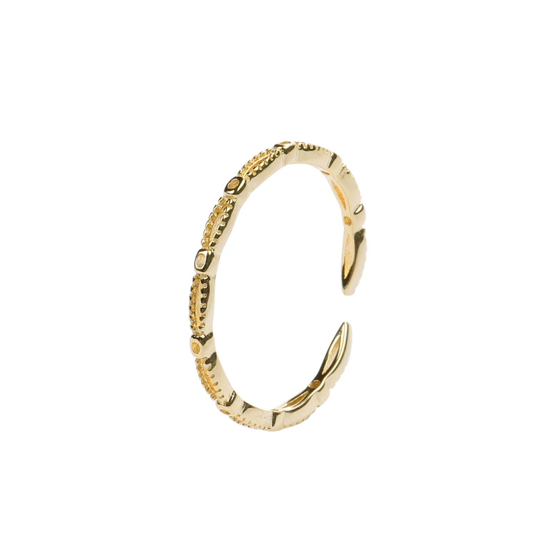 Adjustable hollow-out design ring