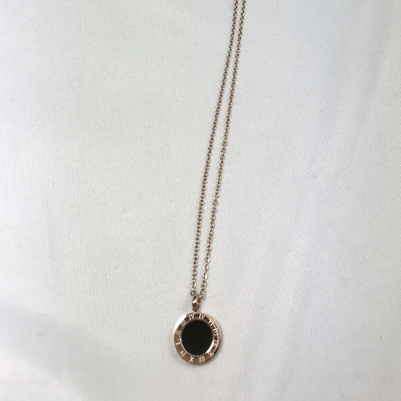 Roman Pattern Black Shell Pendant