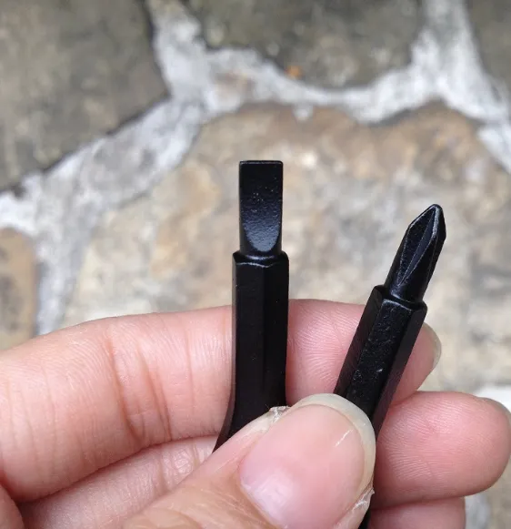 Outdoor portable multi-function tool Phillips screwdriver screwdriver