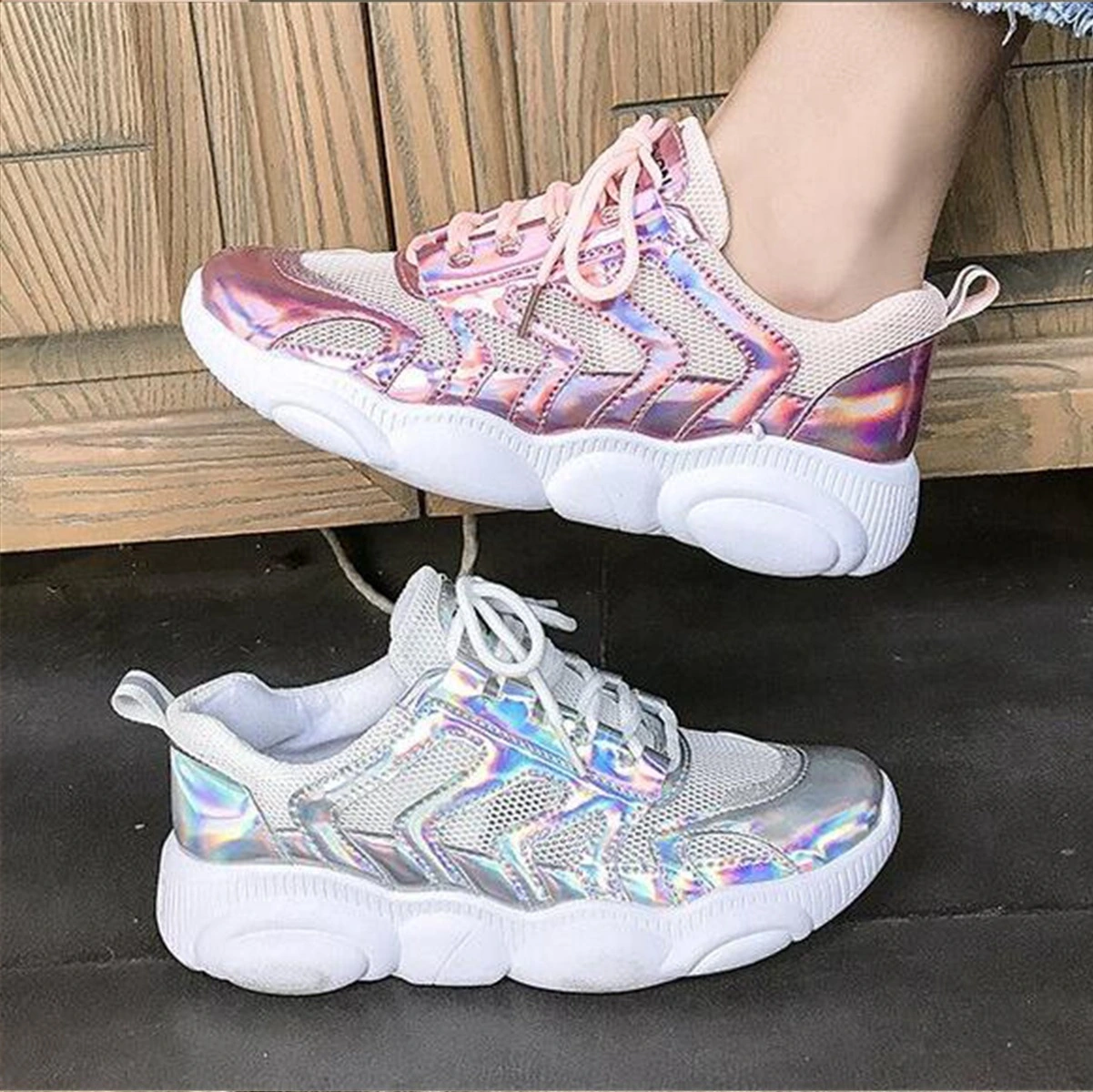 Jelly flat breathable lace-up sneakers