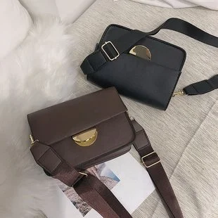 Simple shoulder bag