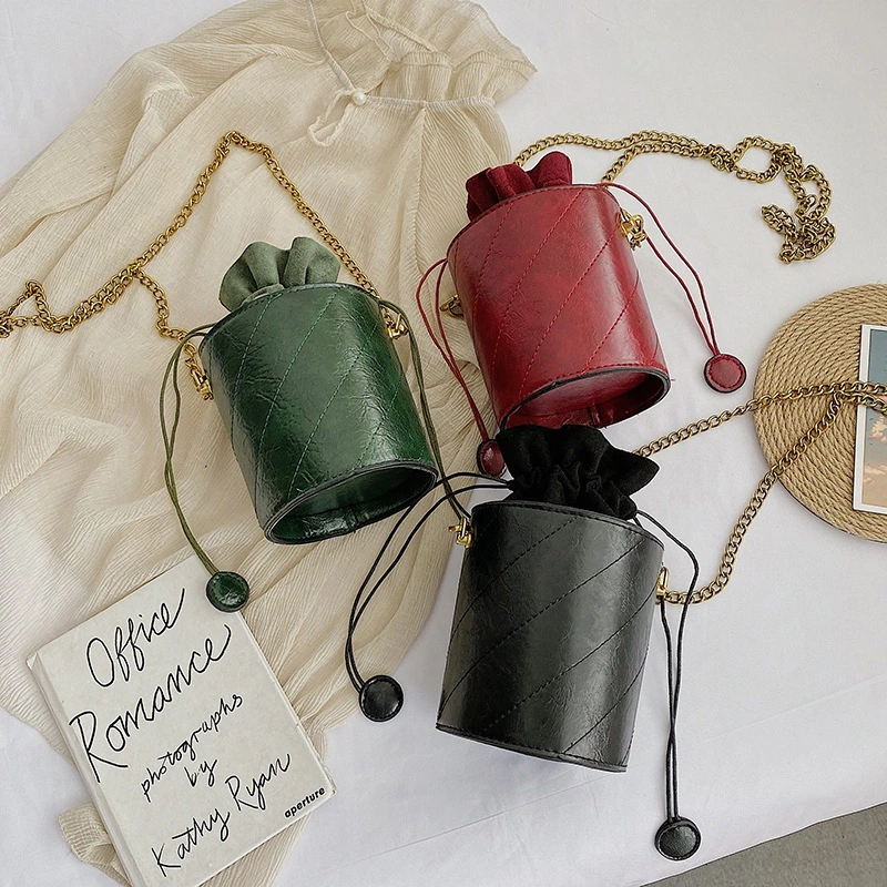 Chain drawstring bucket bag