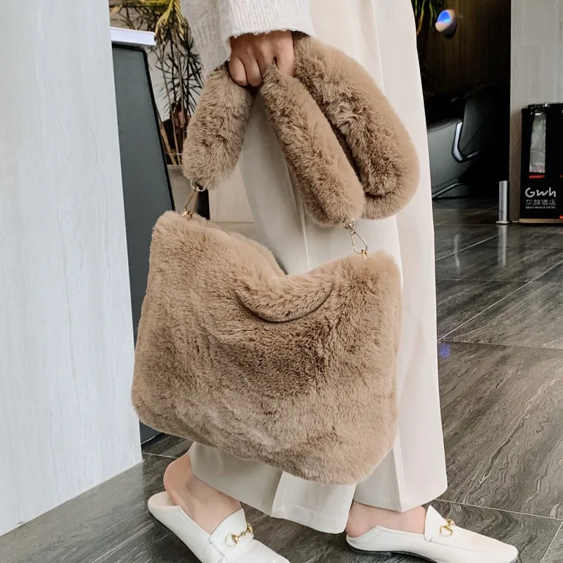 Korean retro one-shoulder messenger plush bag