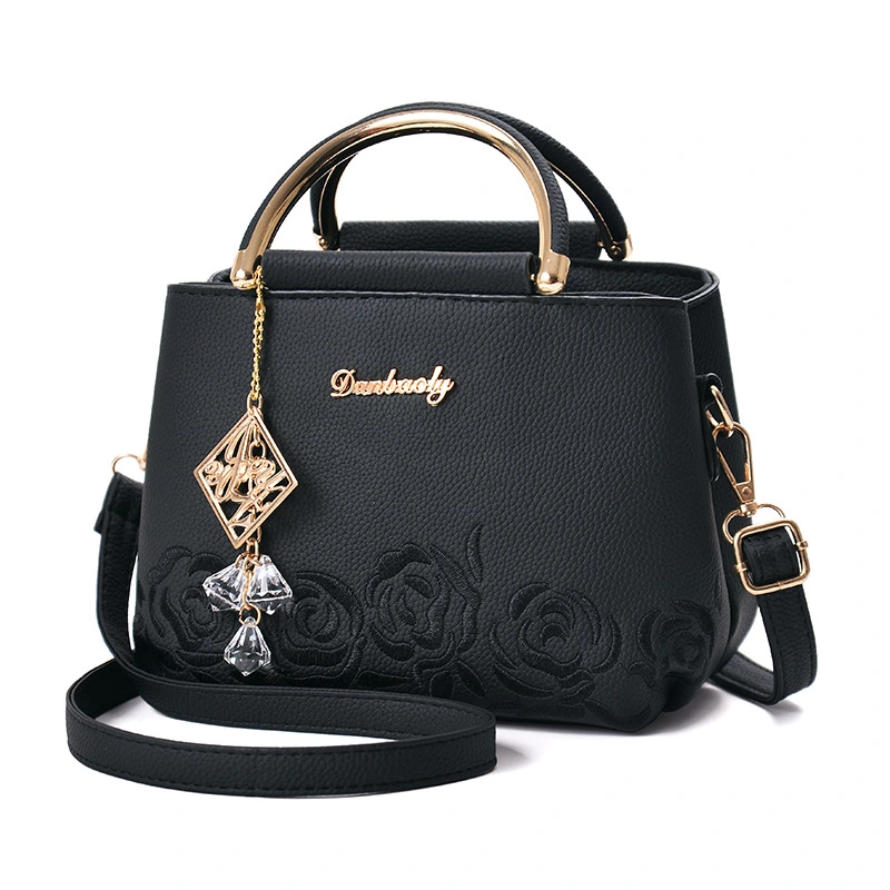 The new spring and summer 2021 bags fashionable simple small bag tide Shoulder Satchel one generation