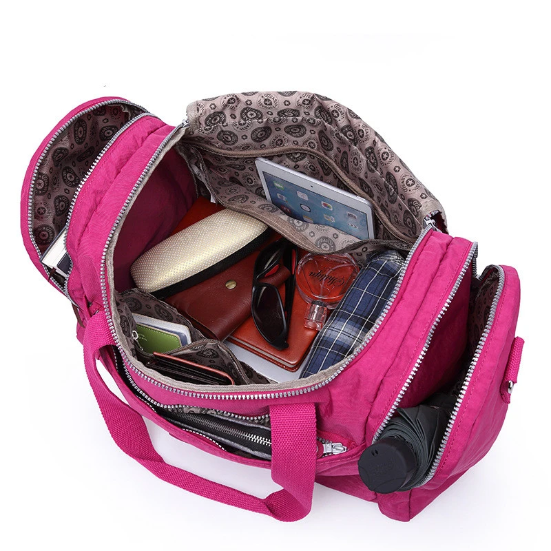 Portable leisure travel bag