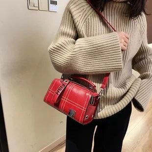 Trendy embroidery thread handbag