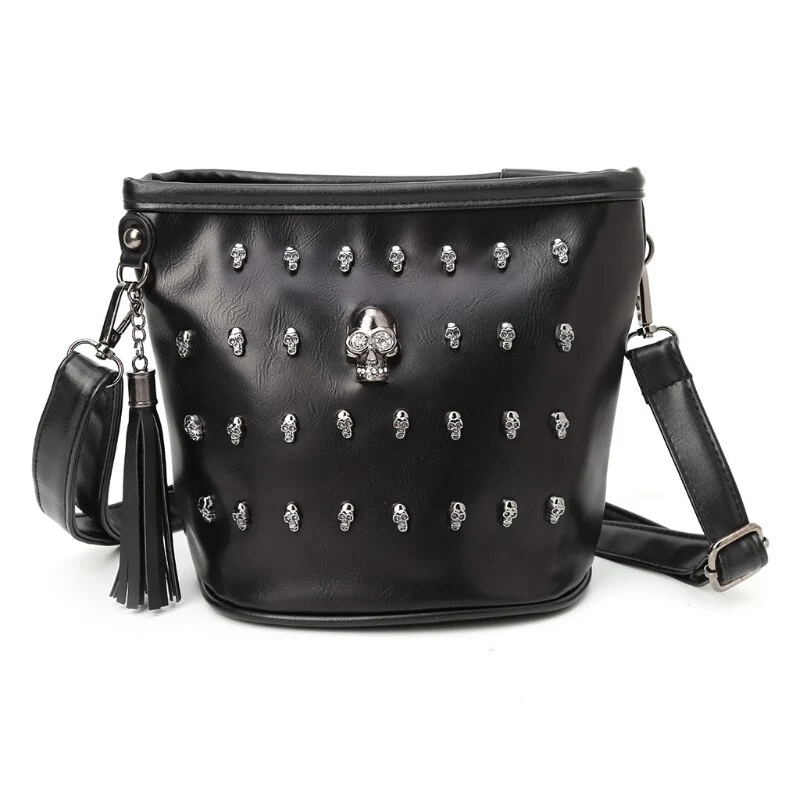 Trendy shoulder bag with diamond skull