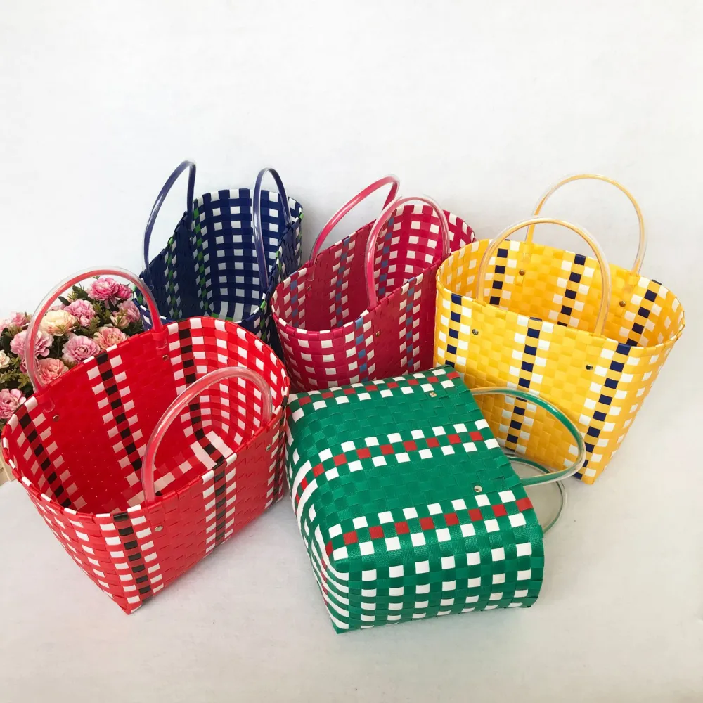 Plastic Vegetable Basket Hand-Woven Shopping Storage Basket Bath Bath Basket