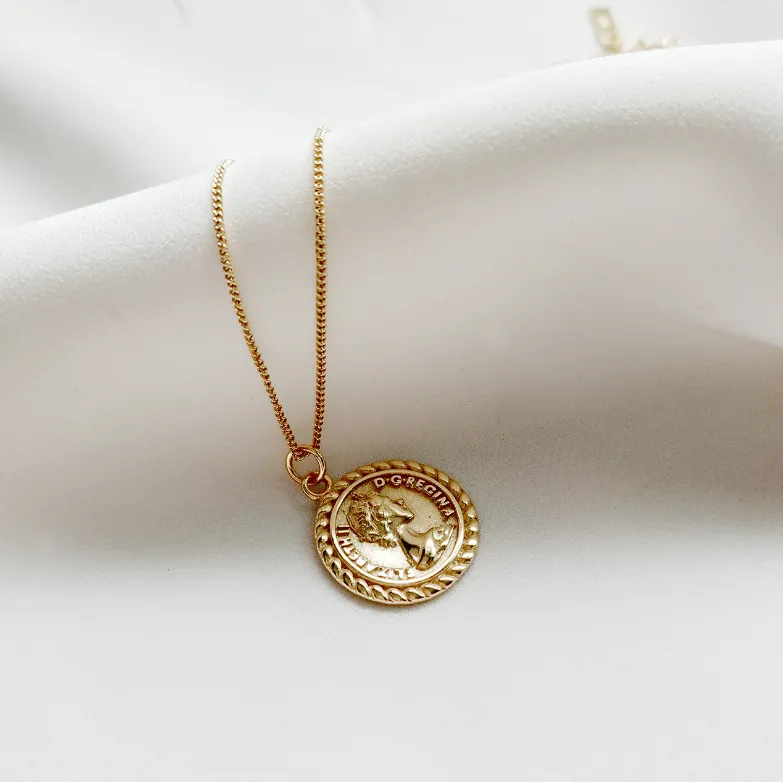 925 Sterling Silver Vintage  Round Coin Pendant Necklace