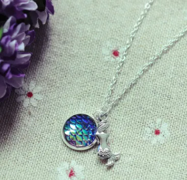 Fish scales time gemstone flat diamond pendant necklace