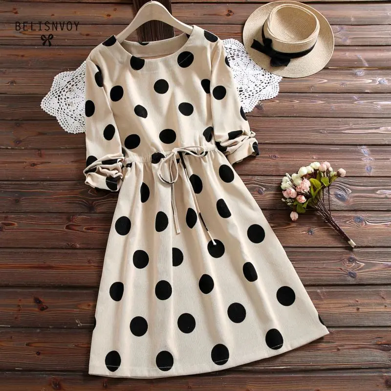 Literary lace waist dress