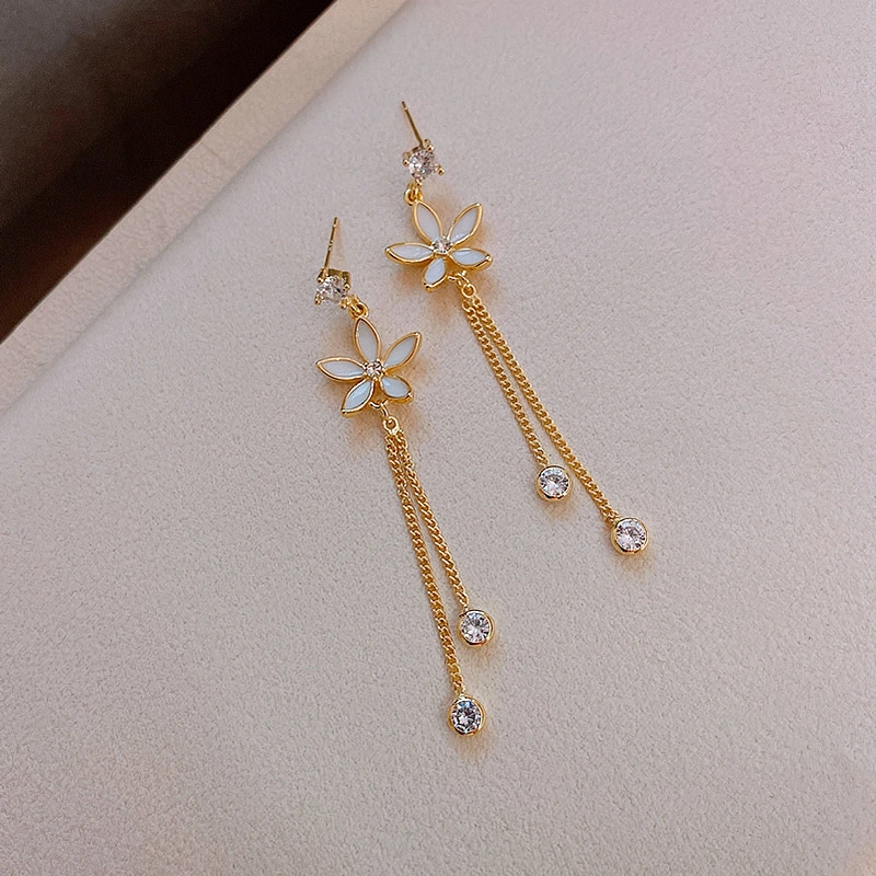 Women's Sterling Silver Needle Small Daisy Earrings