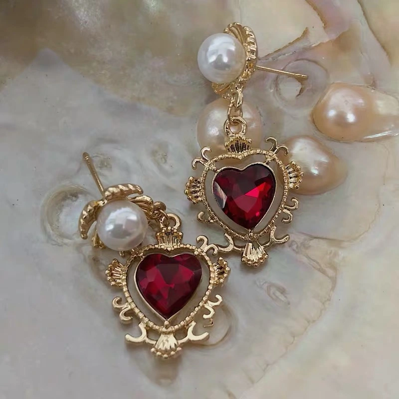 Baroque Court Girls Retro Pearl Earrings With Hearts