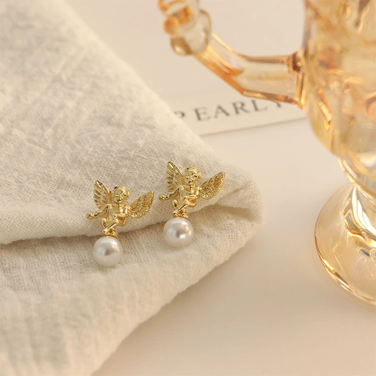 Gentle Lady Pearl Art Port Style Earrings Earrings Women