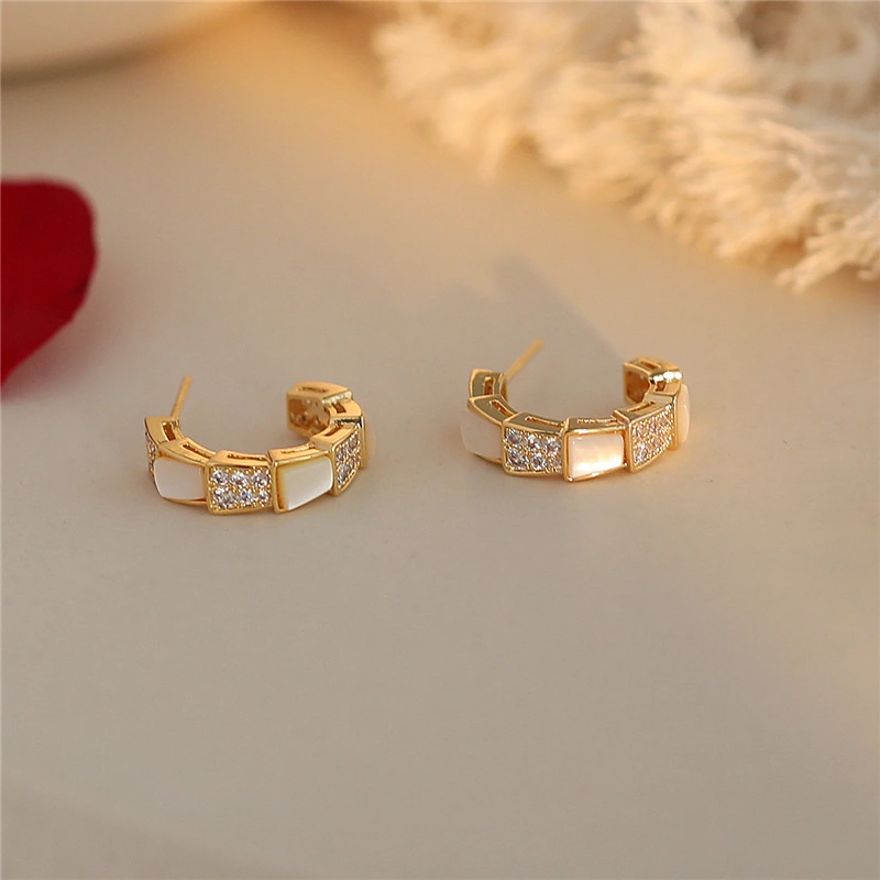 Elegant And Fashionable Metal Shell Earrings