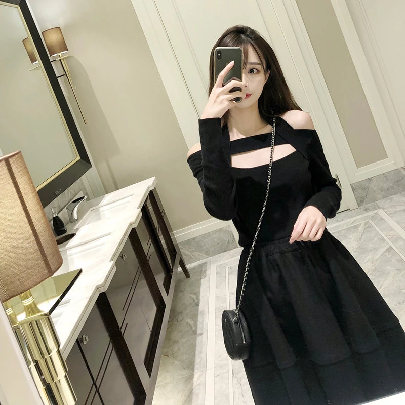 Cross ribbon off-shoulder top