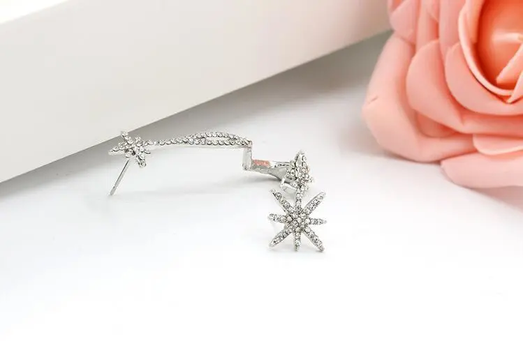 Rhinestone Asymmetric Snowflake Star Stud Earrings