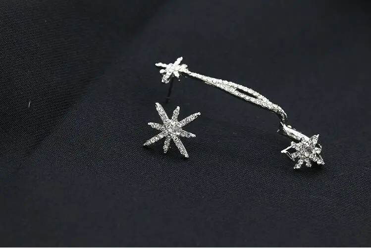 Rhinestone Asymmetric Snowflake Star Stud Earrings