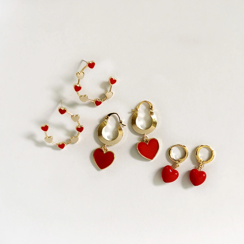 Love enamel personalized C-shaped earrings