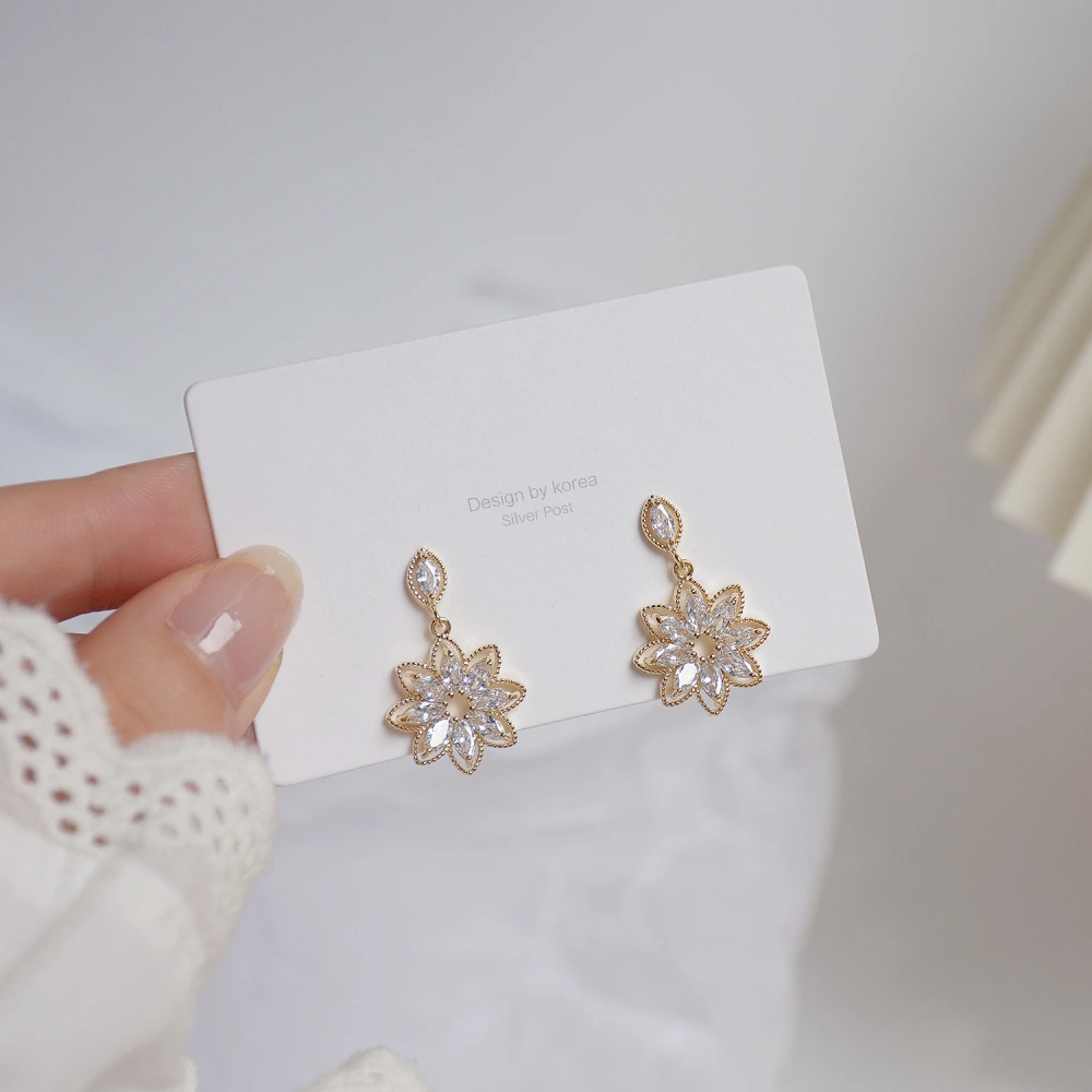 Zircon crystal flower earrings