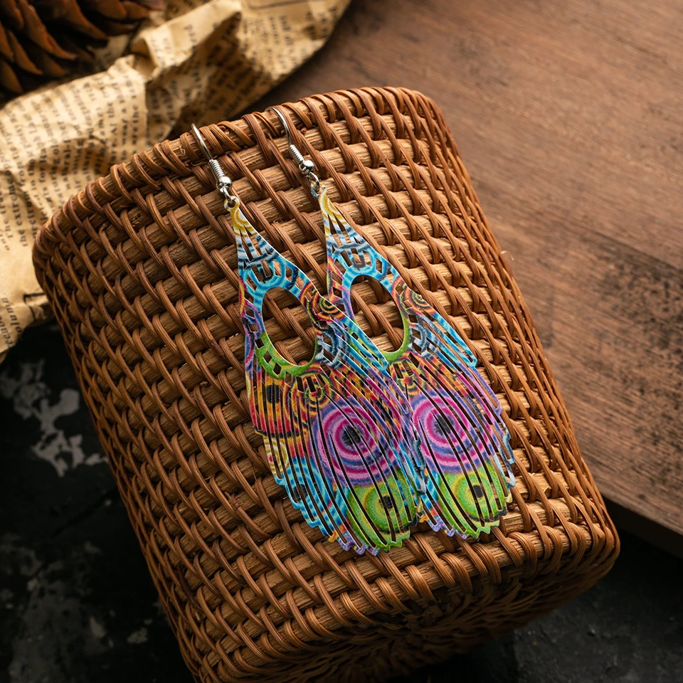 Round feather earrings