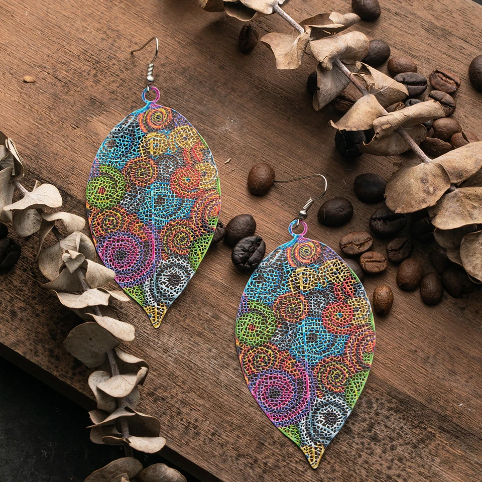 Round feather earrings