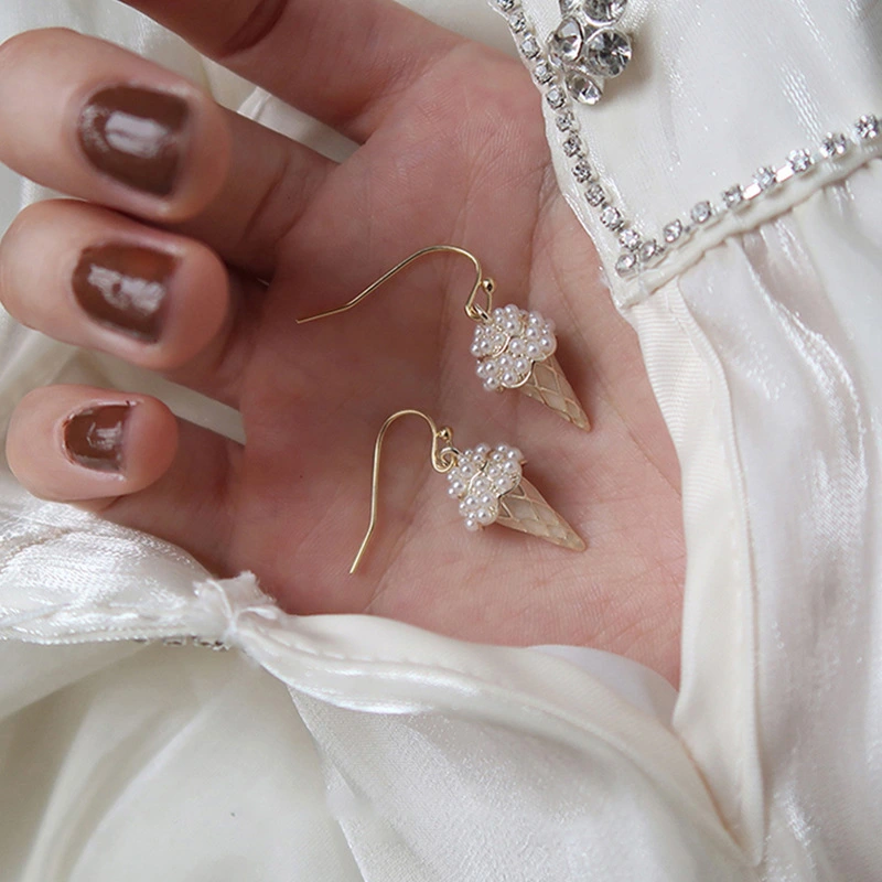 Simple pearl ice cream earrings