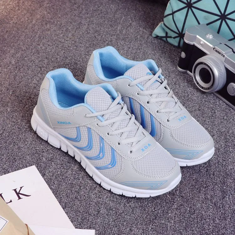 Mesh sports breathable couple casual shoes