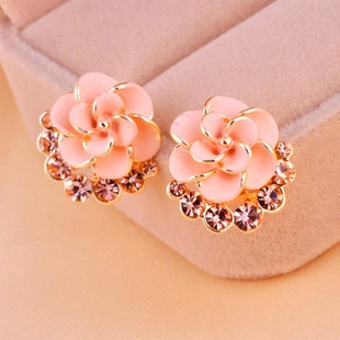 Women's earrings