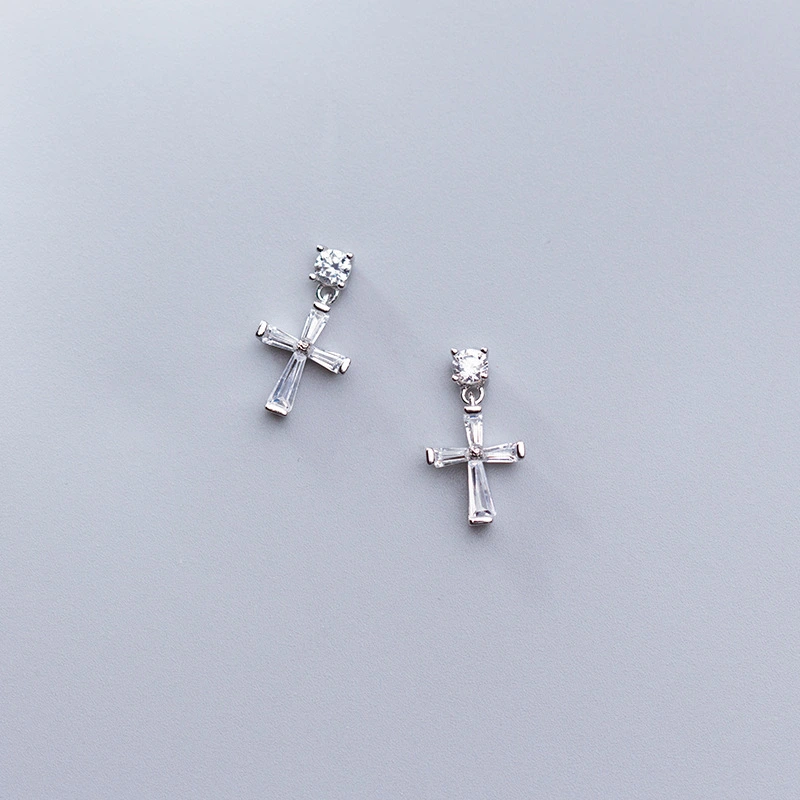 Set diamond cross temperament earring