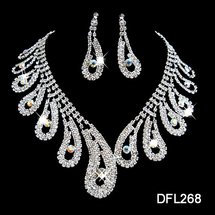 The new all-match bride bride wedding accessories wholesale diamond suit set big chain necklace set wholesale