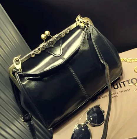 Spanish retro messenger bag hand strap shoulder slung handbag