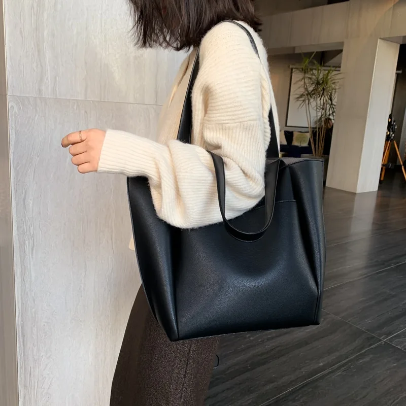 Retro Hong Kong style handbag