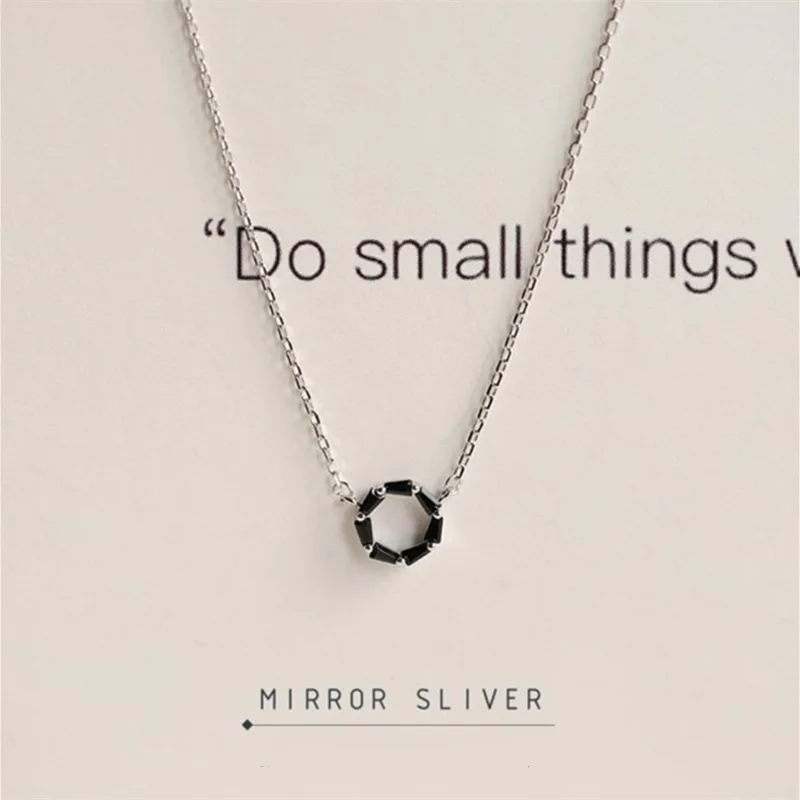 Simple Mini Short Necklace