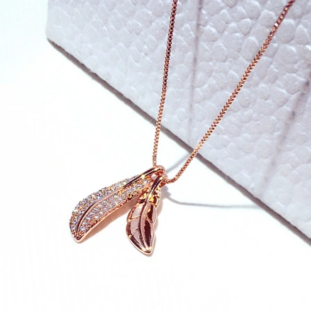 Set diamond leaf temperament clavicle necklace