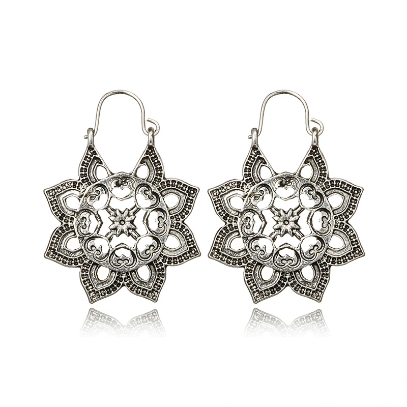 Ethnic carving earrings