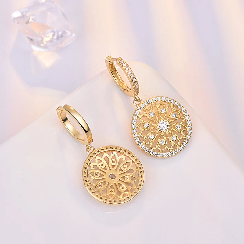 Round diamond earrings
