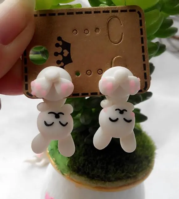 White Inverted Rabbit Round Tail Three-dimensional Earrings