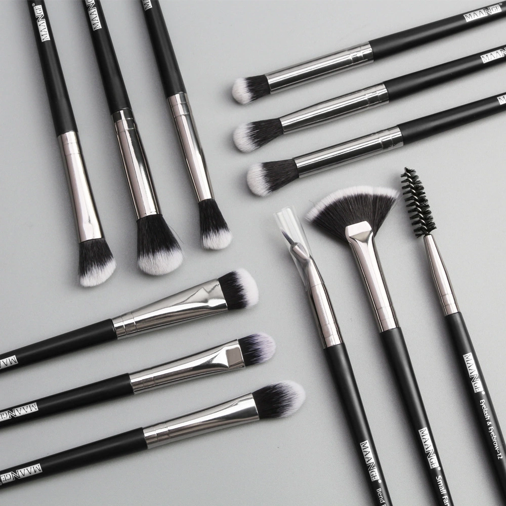 MAANGE 12 makeup brushes