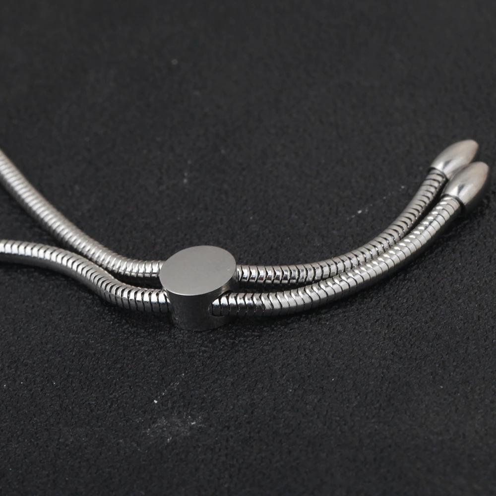 Stainless steel adjustable bracelet