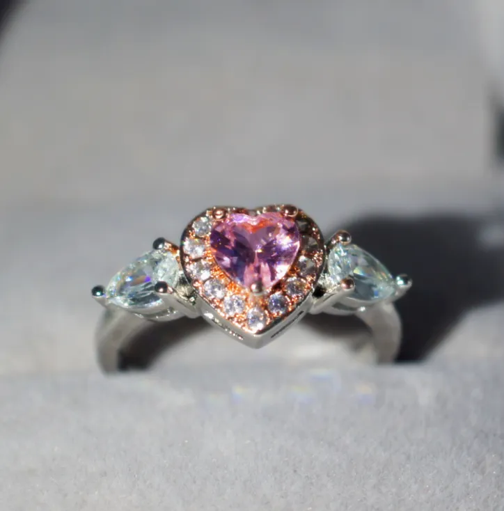 Beautiful and touching pink peach heart Simulation claws inlaid zircon female ring drop diamond rose gold color separation