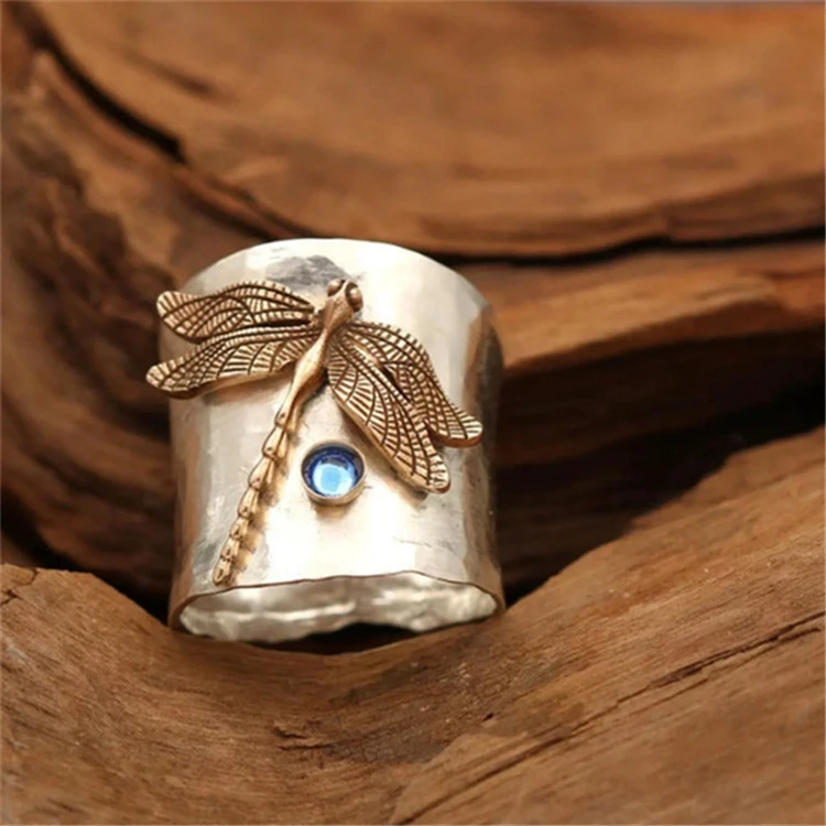 New Fashion Women's Moonstone Retro Ring