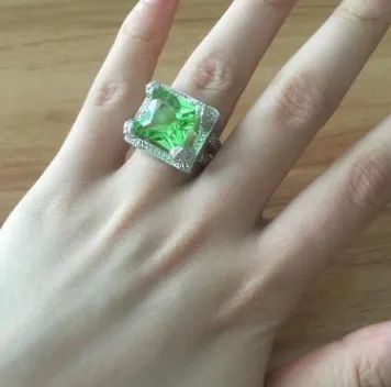 Platinum Emerald Zircon Ring Female