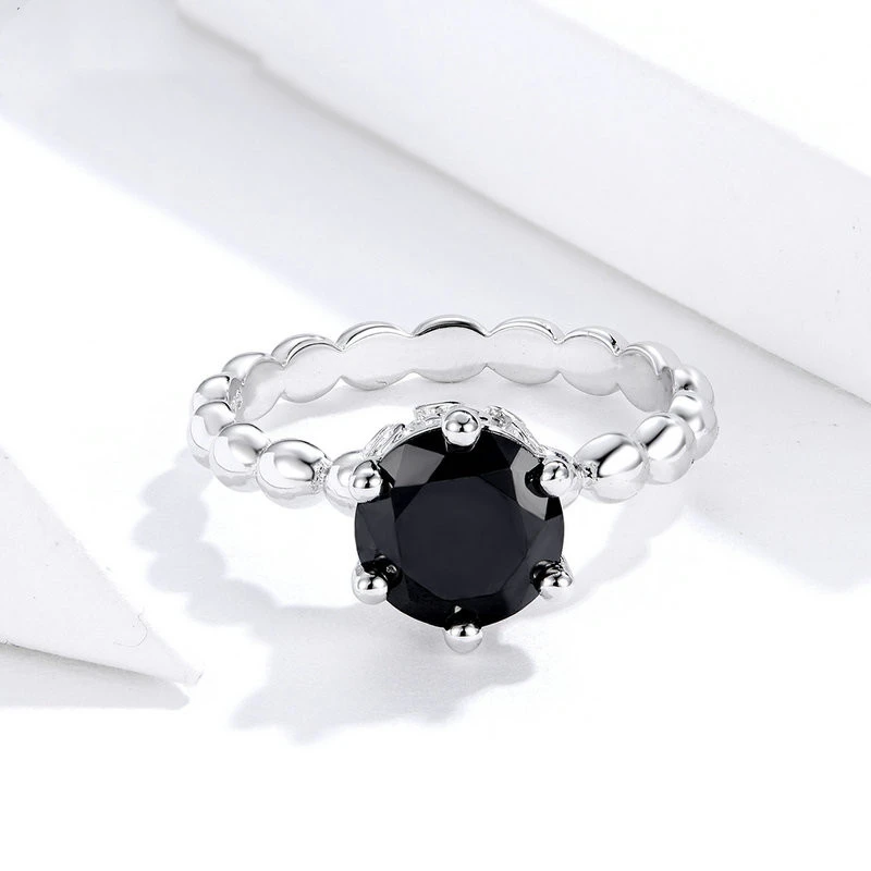 Six claw zircon crown ring