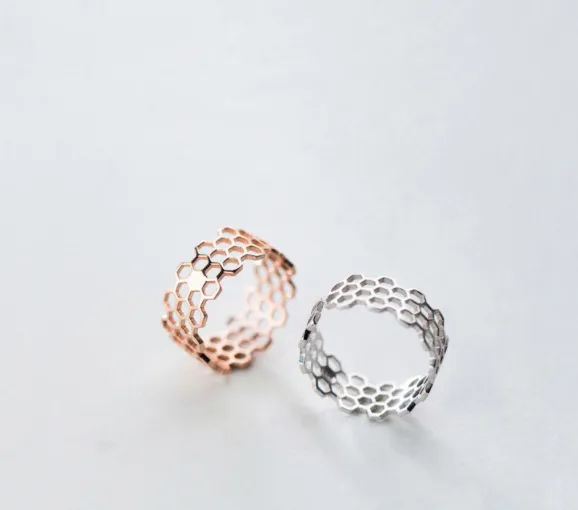 Hollow ring ring simple personality