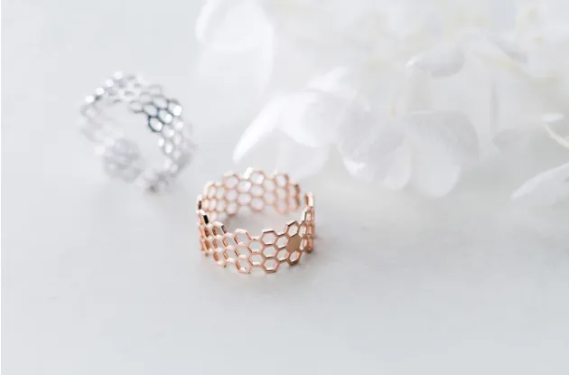 Hollow ring ring simple personality