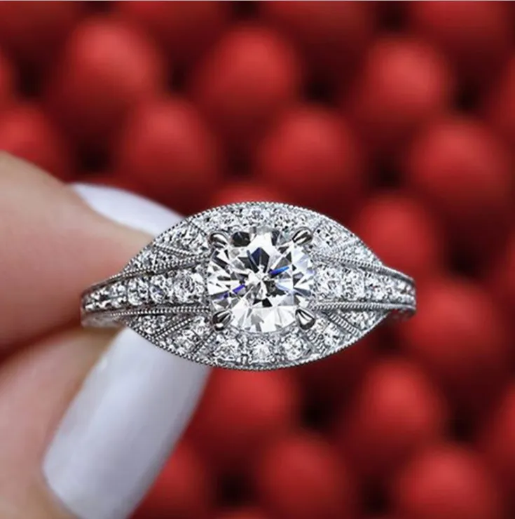 Openwork diamond ring Fashion trend wild ring